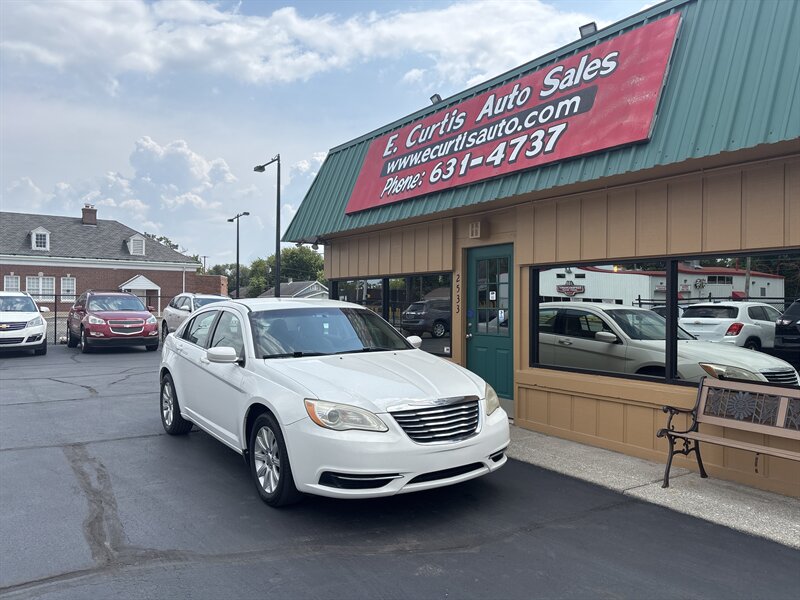 2011 Chrysler 200 Touring  