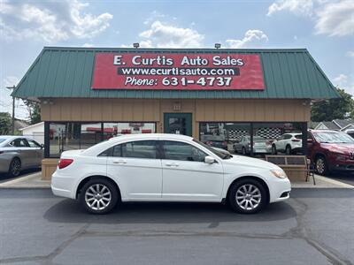 2011 Chrysler 200 Touring   - Photo 1 - Indianapolis, IN 46222