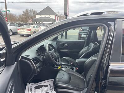 2019 Jeep Cherokee Latitude Plus   - Photo 4 - Indianapolis, IN 46222
