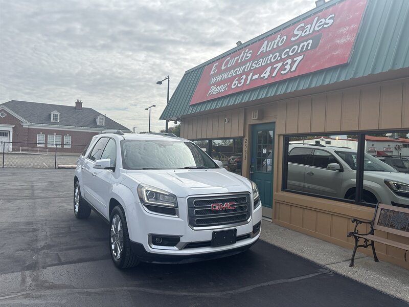 2017 GMC Acadia Limited - Photo 2 - Indianapolis, IN 46222