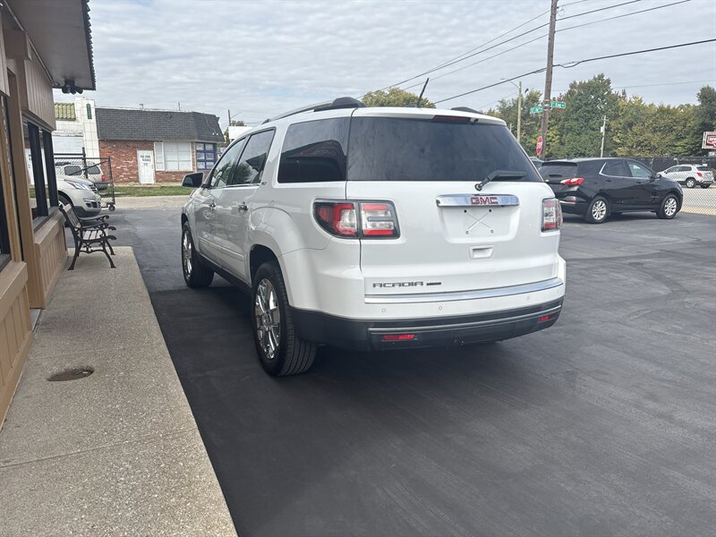 2017 GMC Acadia Limited - Photo 5 - Indianapolis, IN 46222