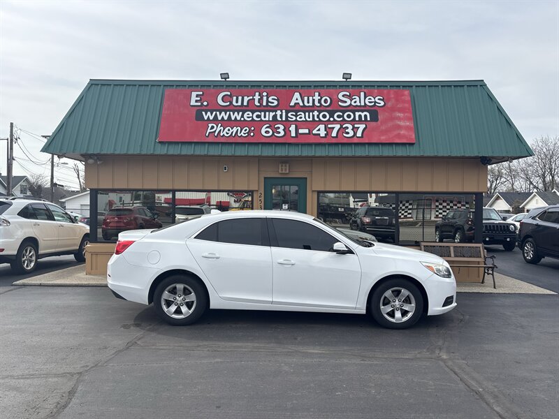 2013 Chevrolet Malibu LT   - Photo 1 - Indianapolis, IN 46222