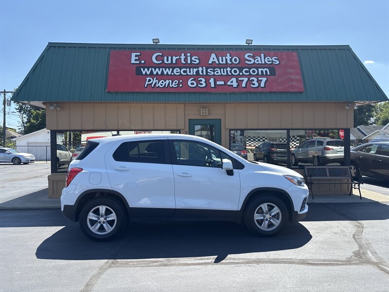 2019 Chevrolet Trax LS - Photo 1 - Indianapolis, IN 46222