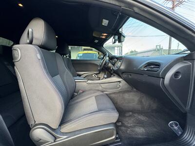 2015 Dodge Challenger SXT   - Photo 13 - Inglewood, CA 90304