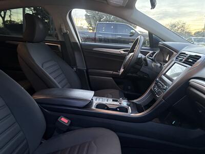 2018 Ford Fusion SE   - Photo 12 - Long Beach, CA 90807