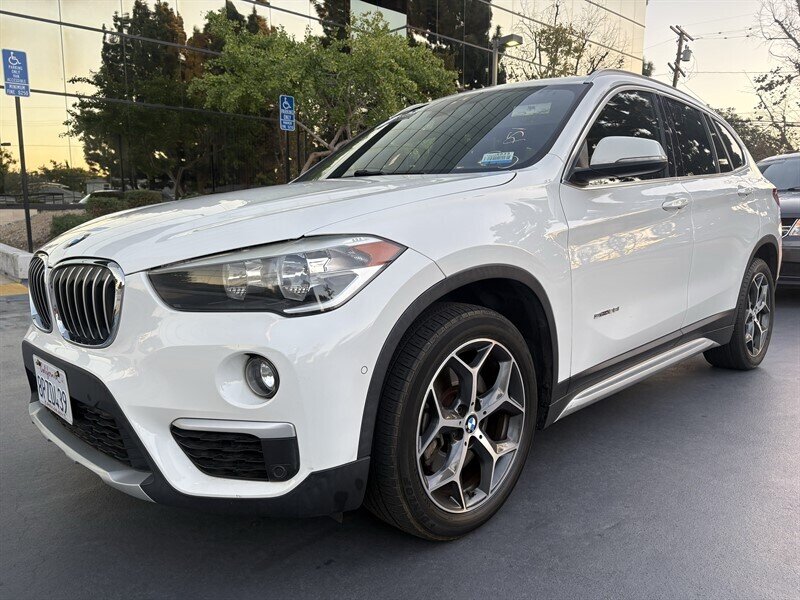 Alpine White 2017 BMW X1 SUV / Crossover Front-Wheel Drive Automatic