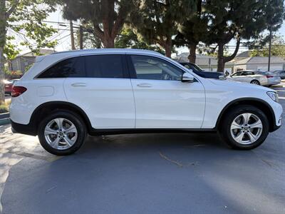 2017 Mercedes-Benz GLC GLC 300 4MATIC   - Photo 8 - Long Beach, CA 90807