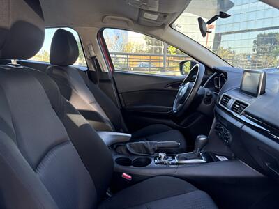 2016 Mazda Mazda3 i Sport   - Photo 9 - Long Beach, CA 90807