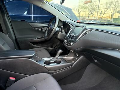 2017 Chevrolet Malibu LT   - Photo 5 - Long Beach, CA 90807