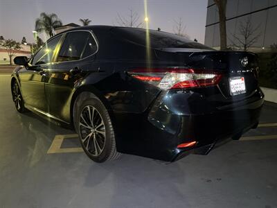 2018 Toyota Camry SE   - Photo 7 - Long Beach, CA 90807