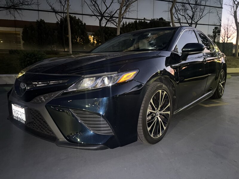 2018 Toyota Camry SE   - Photo 1 - Long Beach, CA 90807