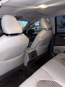 2018 Toyota Camry SE   - Photo 18 - Long Beach, CA 90807