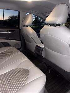 2018 Toyota Camry SE   - Photo 20 - Long Beach, CA 90807