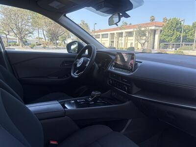 2023 Nissan Rogue S   - Photo 9 - Long Beach, CA 90807