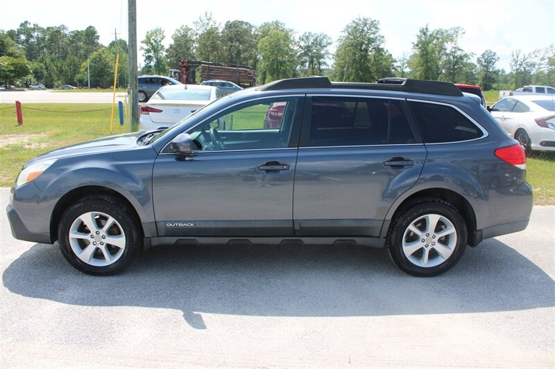 2014 Subaru Outback 2.5i Premium photo 2