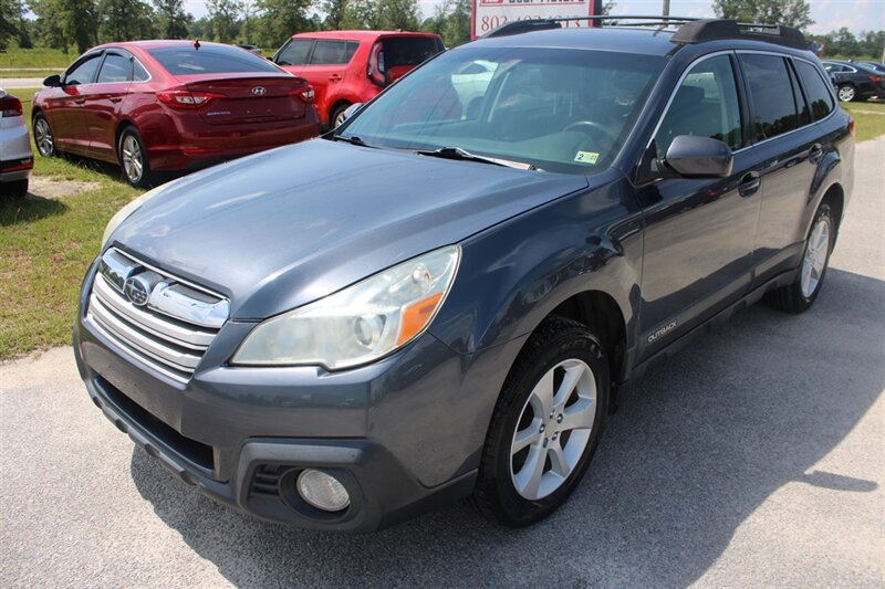 2014 Subaru Outback 2.5i Premium photo 1