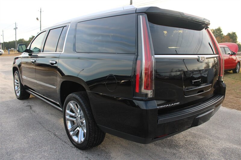 2016 Cadillac Escalade ESV Premium photo 3