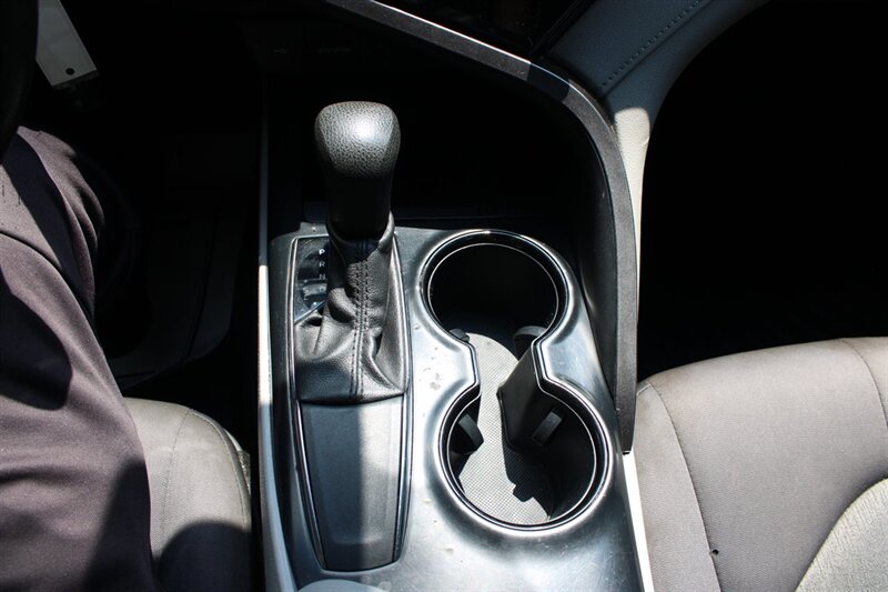2020 Toyota Camry LE - Photo 18 - Lugoff, SC 29078