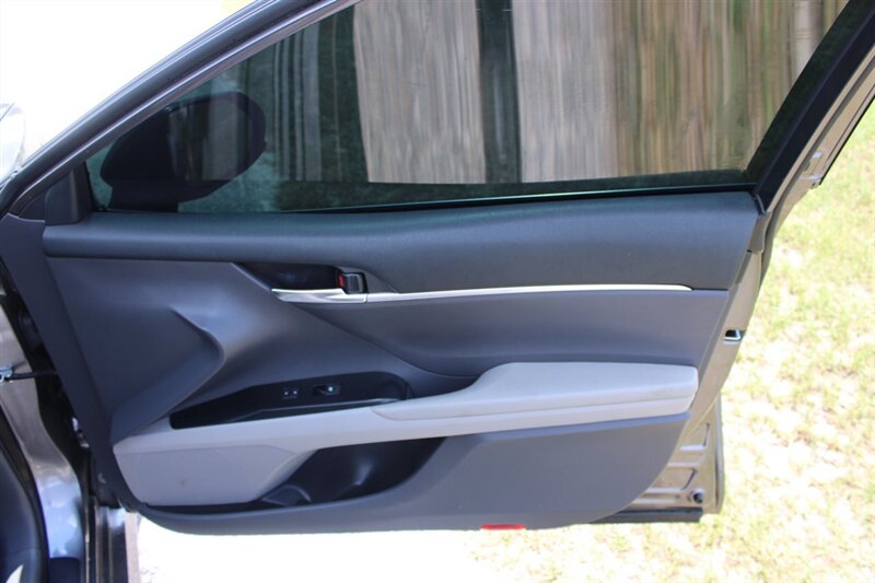 2020 Toyota Camry LE - Photo 12 - Lugoff, SC 29078