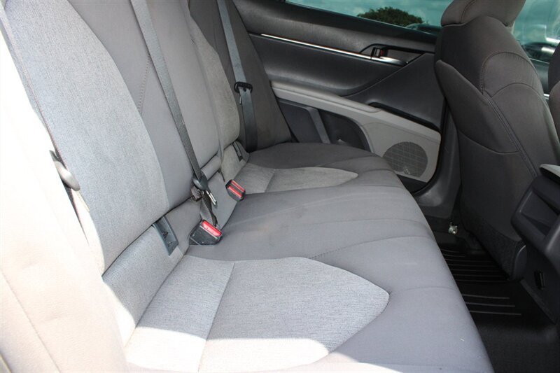 2020 Toyota Camry LE - Photo 14 - Lugoff, SC 29078