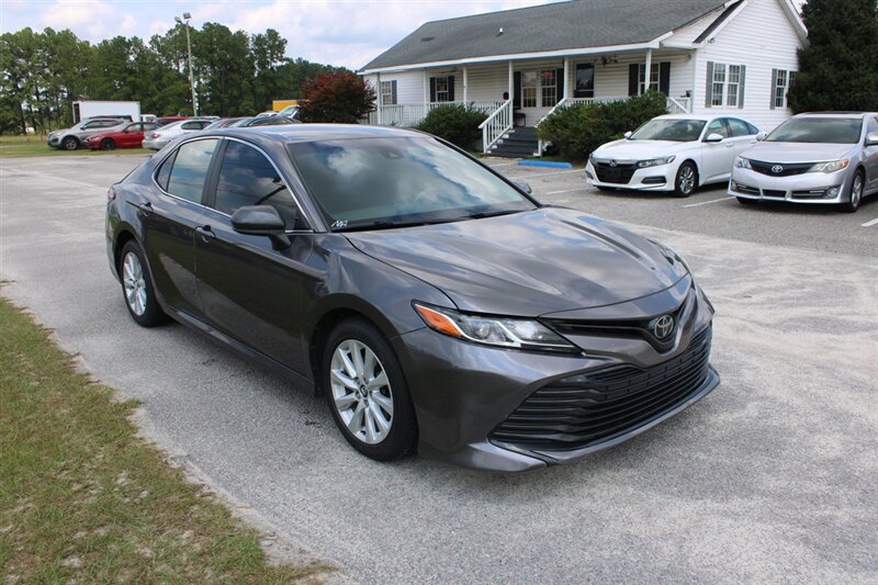 2020 Toyota Camry LE - Photo 3 - Lugoff, SC 29078