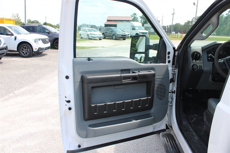 2015 Ford F-350 XL - Photo 9 - Lugoff, SC 29078