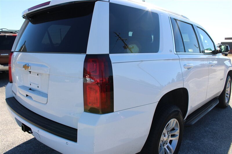 2017 Chevrolet Tahoe LT photo 5