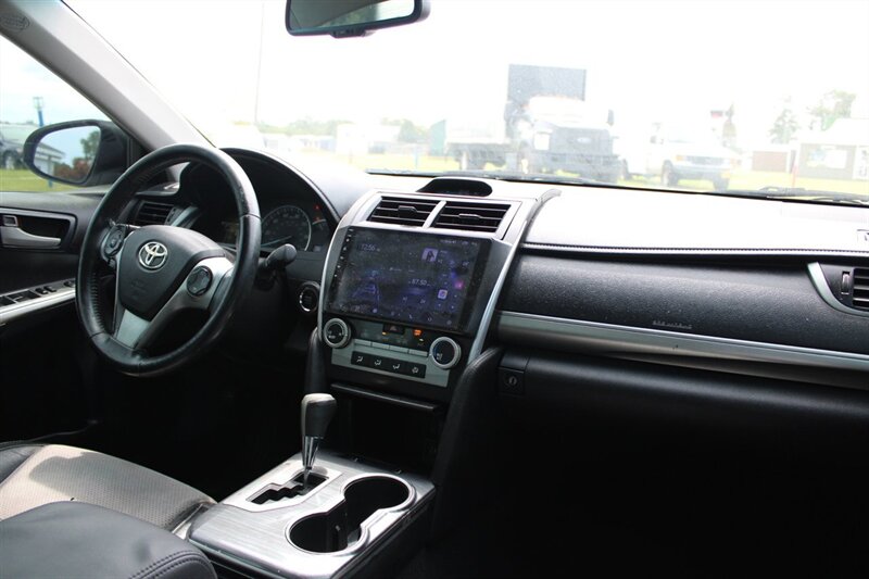 2014 Toyota Camry SE - Photo 18 - Lugoff, SC 29078