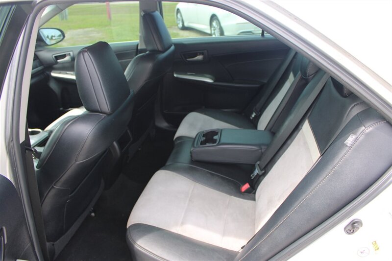 2014 Toyota Camry SE - Photo 12 - Lugoff, SC 29078