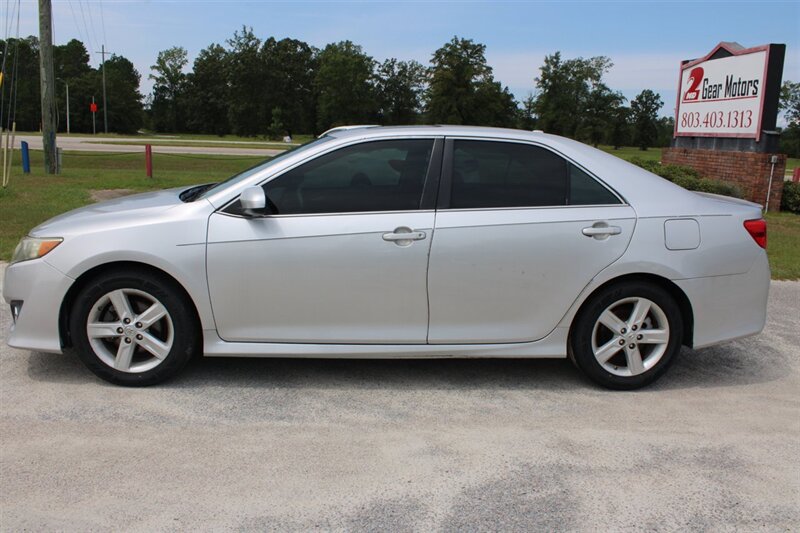 2014 Toyota Camry SE - Photo 8 - Lugoff, SC 29078