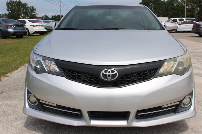 2014 Toyota Camry SE - Photo 2 - Lugoff, SC 29078