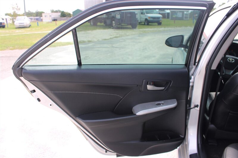 2014 Toyota Camry SE - Photo 11 - Lugoff, SC 29078