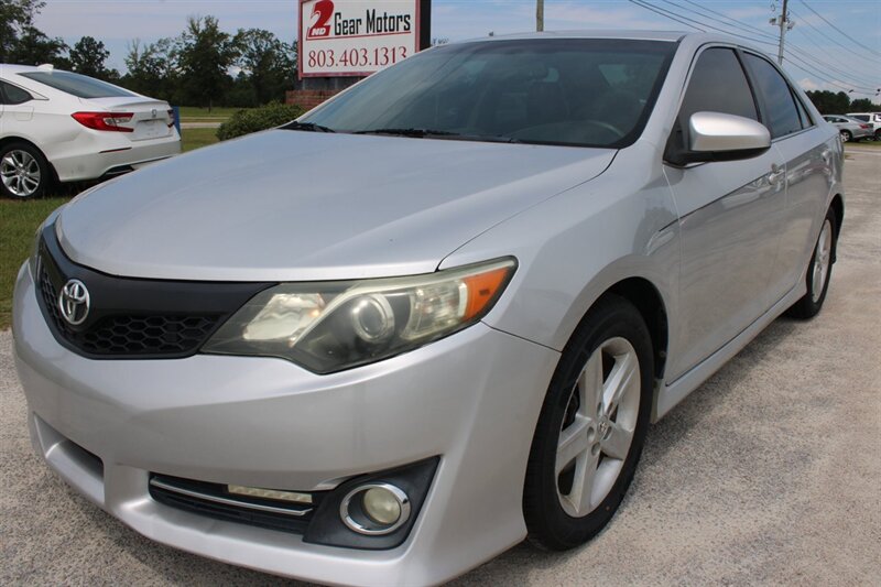 2014 Toyota Camry SE - Photo 1 - Lugoff, SC 29078