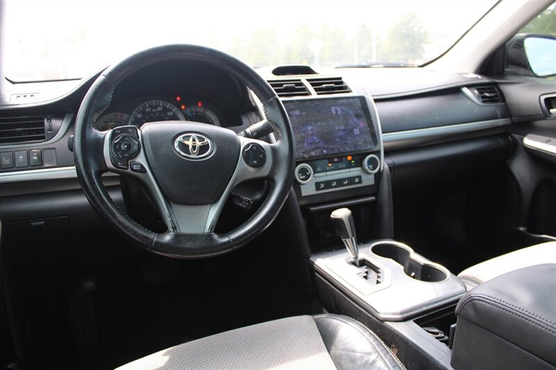 2014 Toyota Camry SE - Photo 13 - Lugoff, SC 29078