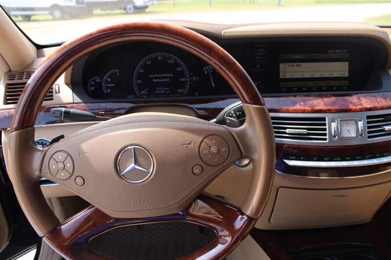 2010 Mercedes-Benz S-Class S550 photo 8