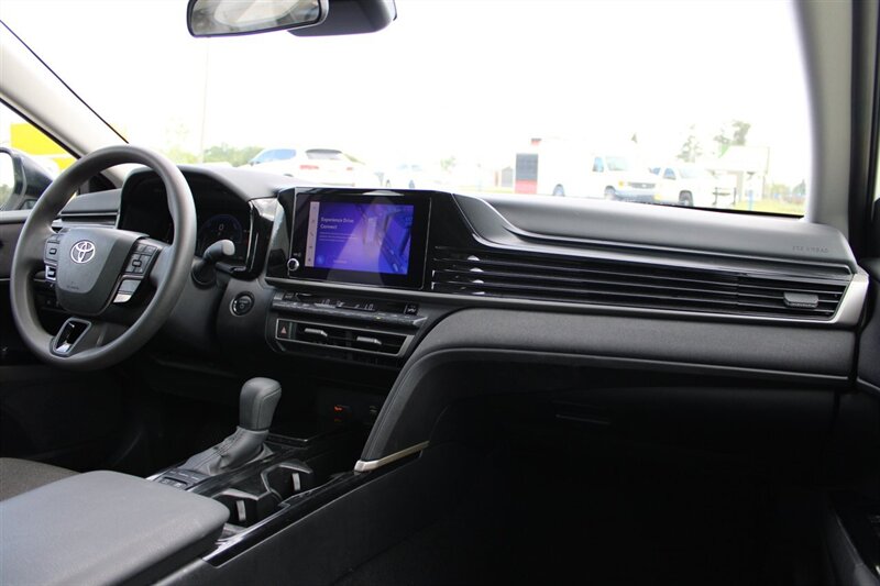 2025 Toyota Camry LE - Photo 16 - Lugoff, SC 29078