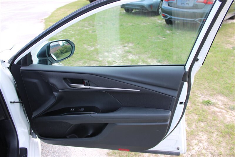 2025 Toyota Camry LE - Photo 13 - Lugoff, SC 29078