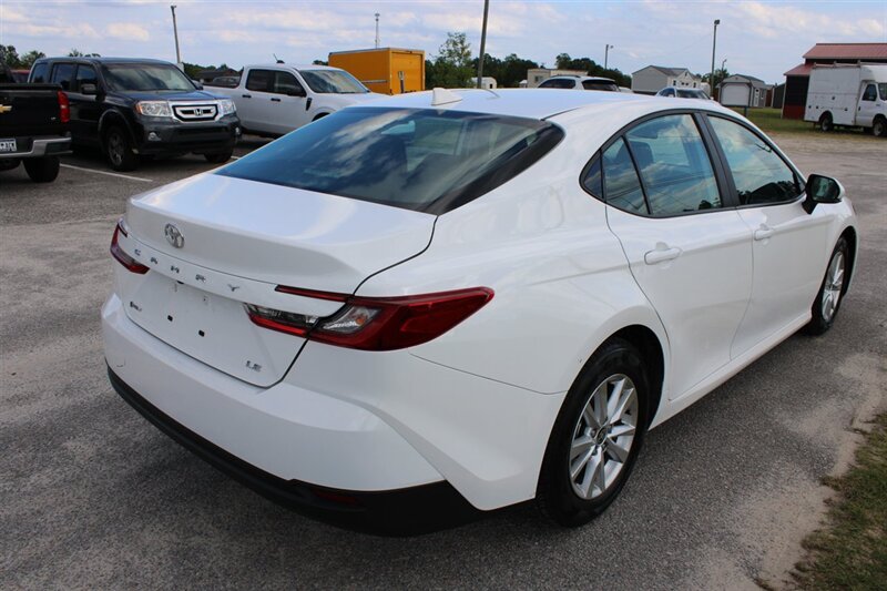 2025 Toyota Camry LE - Photo 5 - Lugoff, SC 29078