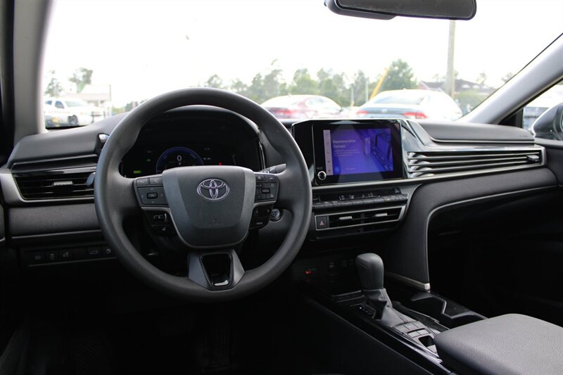 2025 Toyota Camry LE - Photo 12 - Lugoff, SC 29078