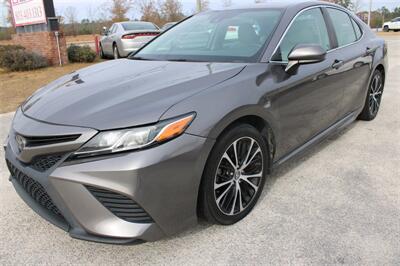 2020 Toyota Camry SE Sedan