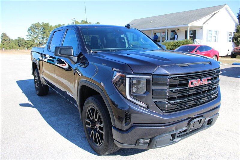 2022 GMC Sierra 1500 Elevation Standard - Photo 3 - Lugoff, SC 29078