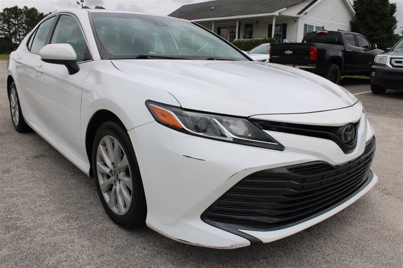 2019 Toyota Camry LE - Photo 3 - Lugoff, SC 29078