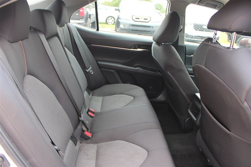 2019 Toyota Camry LE - Photo 17 - Lugoff, SC 29078
