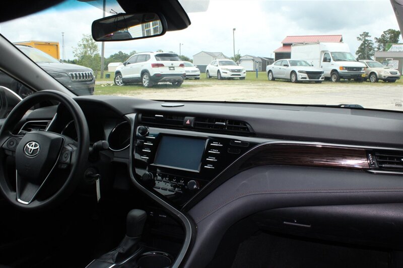 2019 Toyota Camry LE - Photo 18 - Lugoff, SC 29078