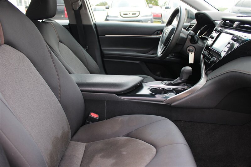 2019 Toyota Camry LE - Photo 15 - Lugoff, SC 29078