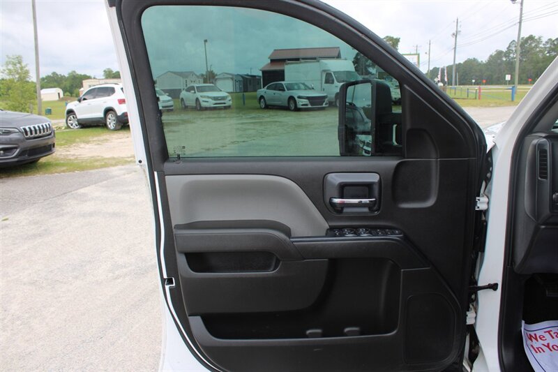 2018 Chevrolet Silverado 2500 Work Truck - Photo 9 - Lugoff, SC 29078