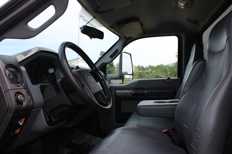 2018 Ford F-650 Super Duty Super - Photo 4 - Lugoff, SC 29078