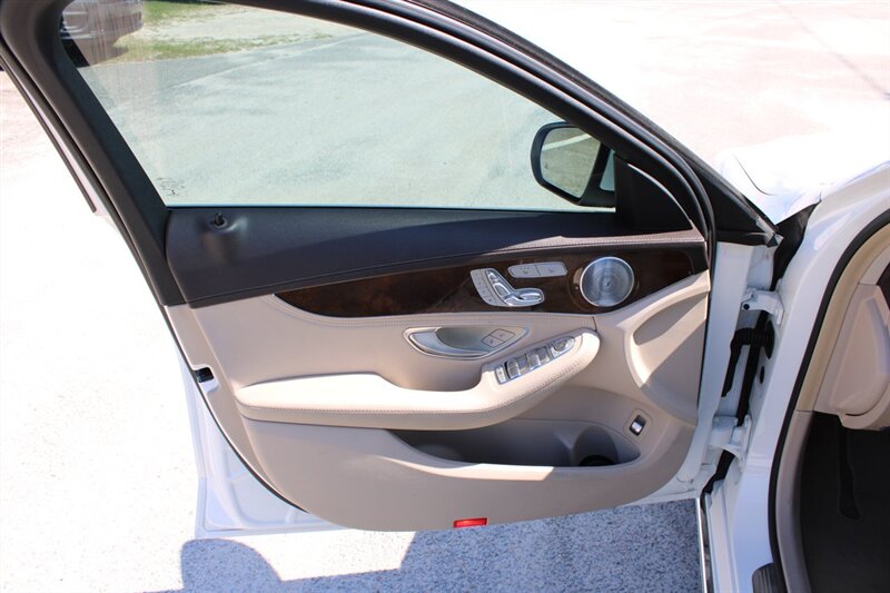 2015 Mercedes-Benz C 300 - Photo 9 - Lugoff, SC 29078