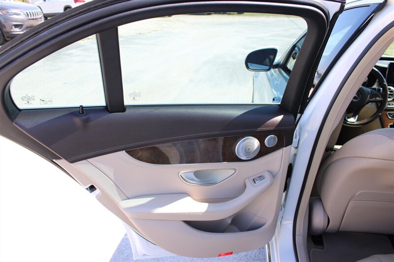 2015 Mercedes-Benz C 300 - Photo 10 - Lugoff, SC 29078
