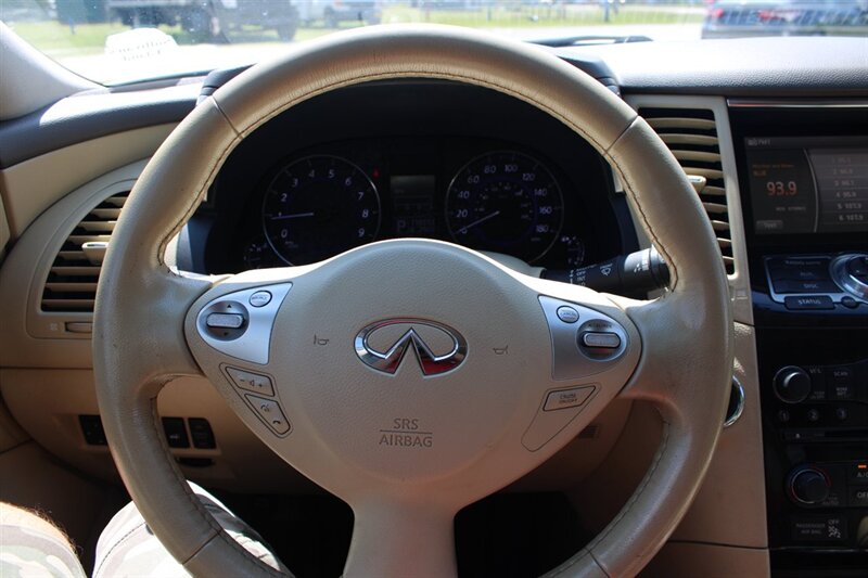 2014 INFINITI QX70 - Photo 18 - Lugoff, SC 29078